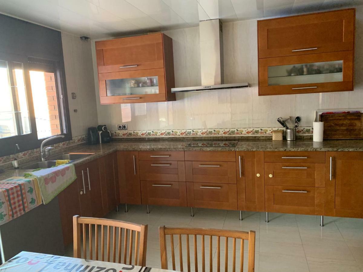 Chalet Moderno Con Piscina En Calafellヴィラ エクステリア 写真