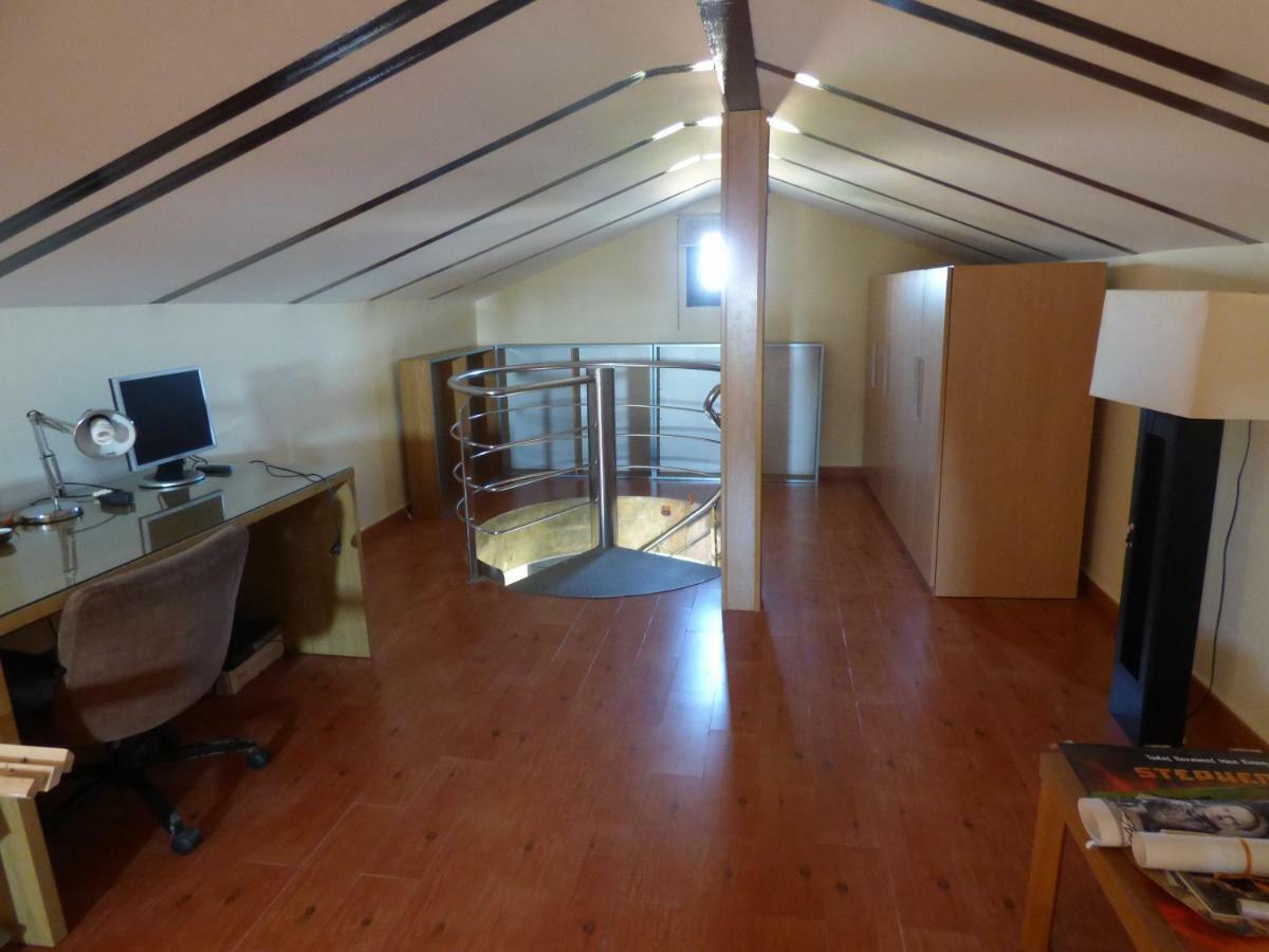 Chalet Moderno Con Piscina En Calafellヴィラ エクステリア 写真