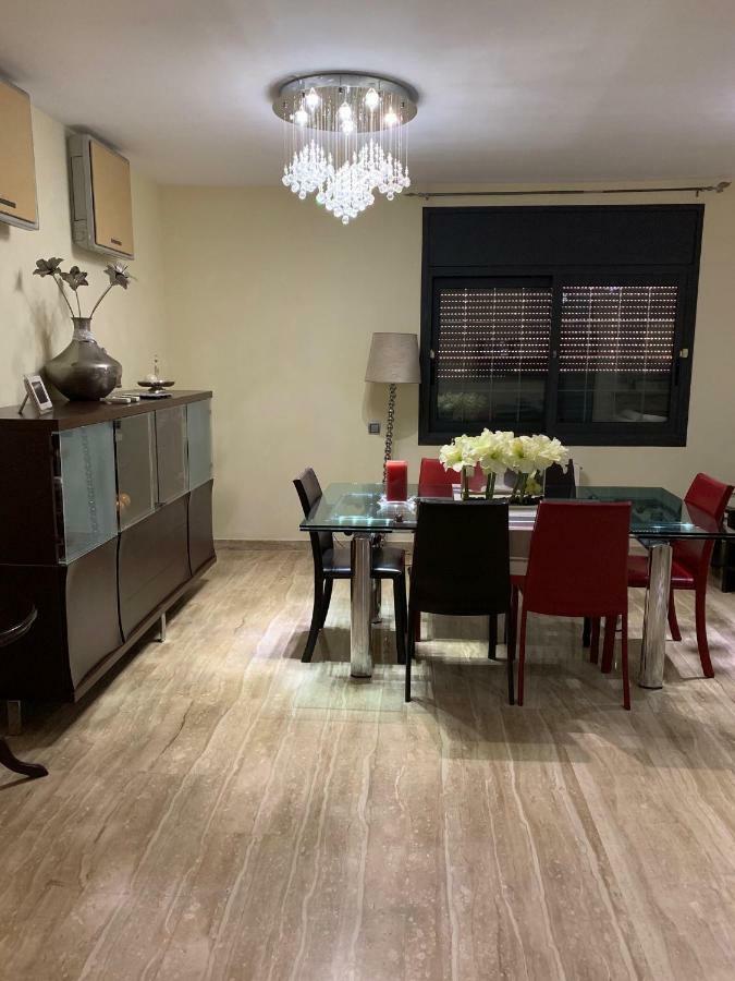Chalet Moderno Con Piscina En Calafellヴィラ エクステリア 写真