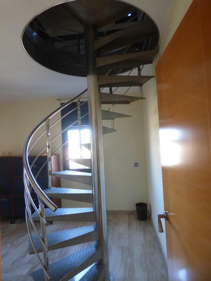 Chalet Moderno Con Piscina En Calafellヴィラ エクステリア 写真