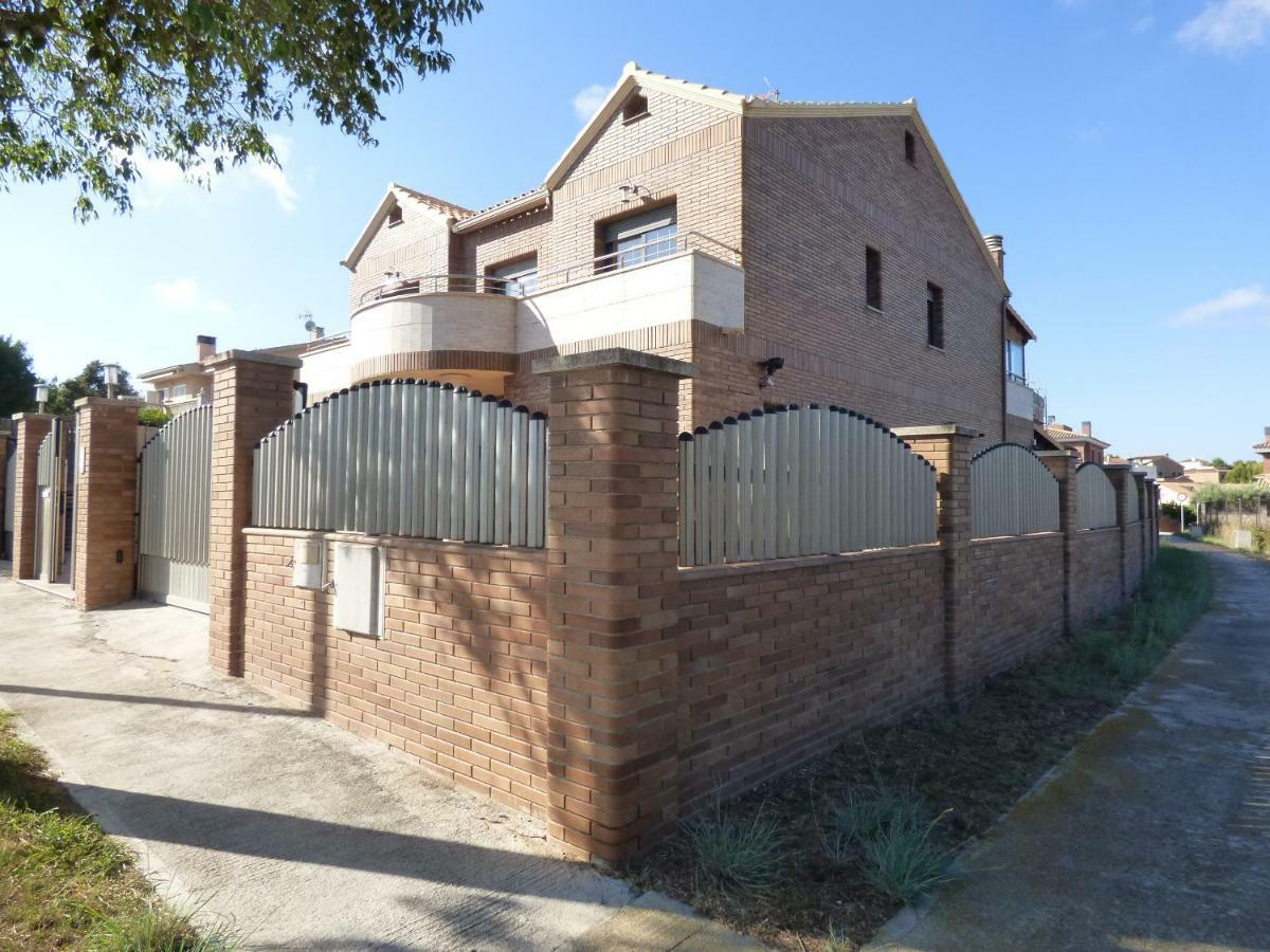Chalet Moderno Con Piscina En Calafellヴィラ エクステリア 写真